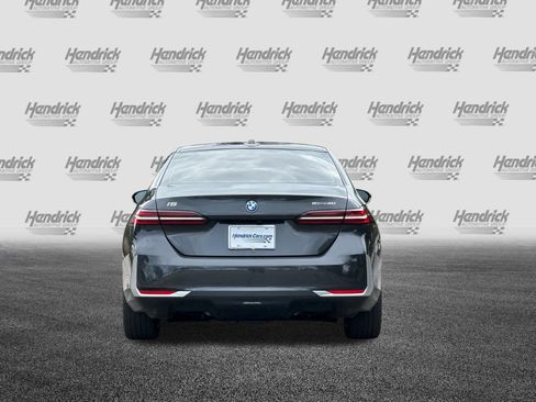 Used 2024 BMW i5 eDrive40i w/ Premium Package image 6