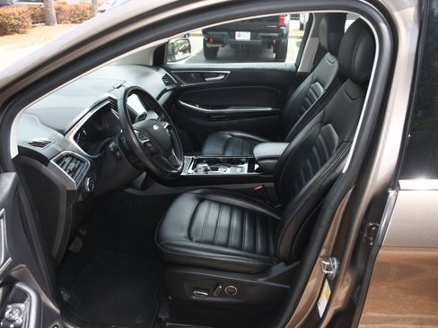 Used 2019 Ford Edge SEL w/ Equipment Group 201A AWD/4WD image 7