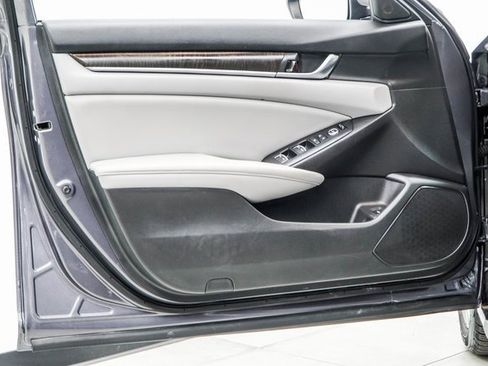 Used 2020 Honda Accord EX image 43