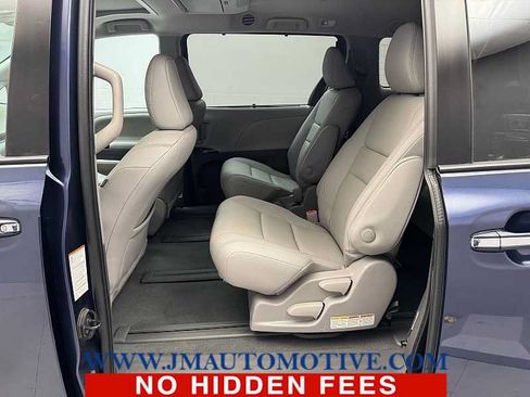 Used 2020 Toyota Sienna XLE Premium AWD/4WD image 15