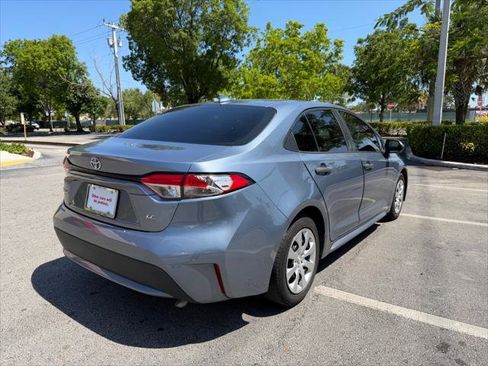 Used 2020 Toyota Corolla LE FWD image 7