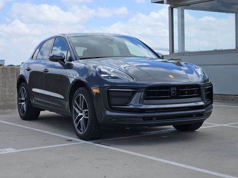 Certified 2026 Porsche Macan AWD/4WD image 10