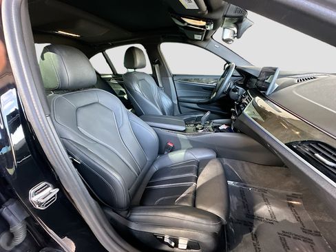 Used 2023 BMW 530i w/ Executive Package image 30