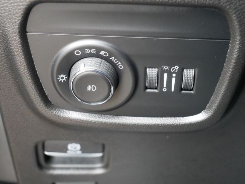 Used 2022 Jeep Grand Cherokee L Limited w/ MOPAR Finishing Package image 26