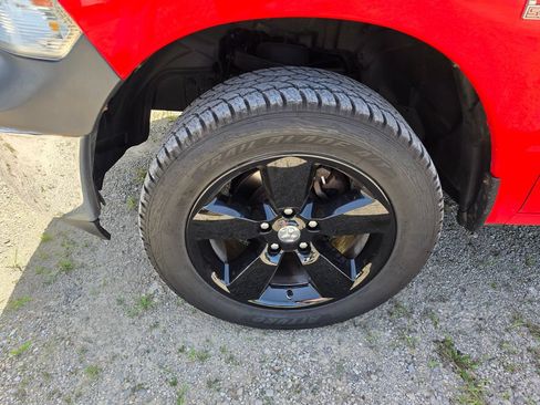 Used 2018 RAM 1500 Classic SLT AWD/4WD image 3