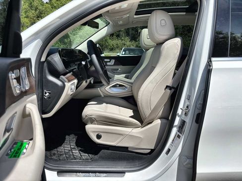 New 2026 Mercedes-Benz GLS 450 4MATIC image 2