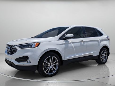Used 2024 Ford Edge Titanium w/ Equipment Group 301A AWD/4WD image 2