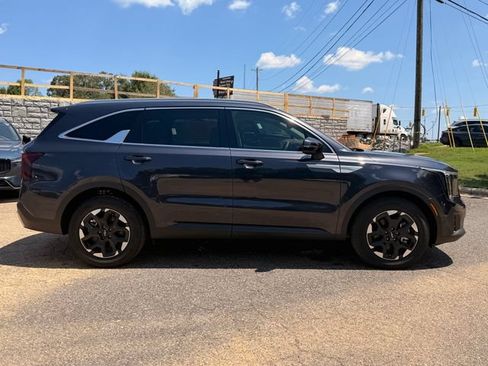 Certified 2026 Kia Sorento S FWD image 5