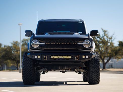 Used 2022 Ford Bronco Wildtrak image 10