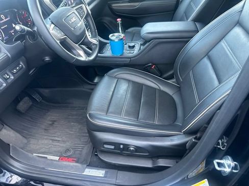 Used 2023 GMC Acadia Denali w/ LPO, Adventure Package AWD/4WD image 4
