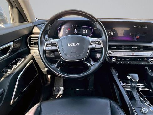 Used 2025 Kia Telluride S FWD image 5