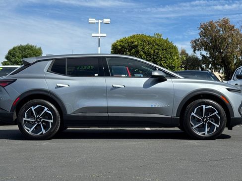 Used 2026 Chevrolet Equinox EV LT w/ Comfort Package image 4