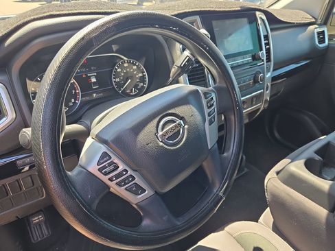 Used 2020 Nissan Titan SV RWD image 10