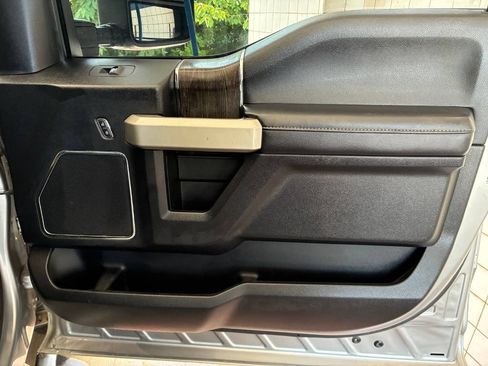 Used 2020 Ford F350 Lariat w/ Lariat Ultimate Package AWD/4WD image 16