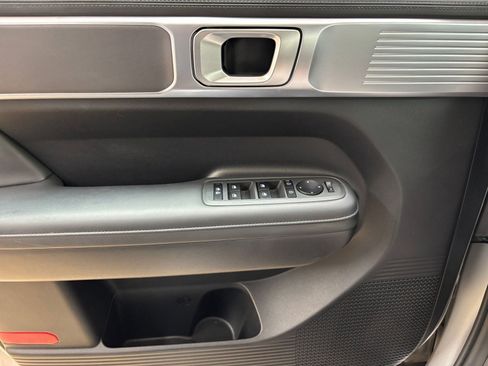 Used 2025 Hyundai Santa Fe SEL FWD image 18