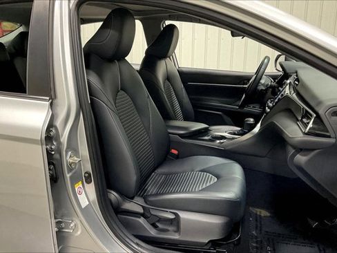 Used 2019 Toyota Camry SE image 7