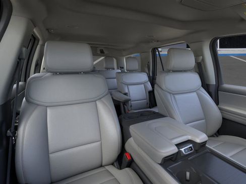 New 2026 Ford Expedition Active image 42