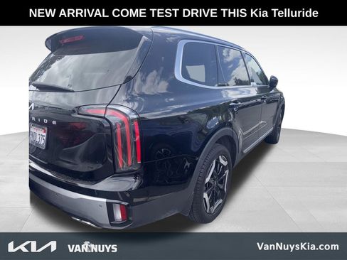 Used 2024 Kia Telluride EX w/ EX Captain's Chair Package FWD image 5