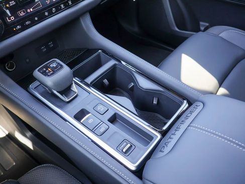 New 2026 Nissan Pathfinder SL image 14