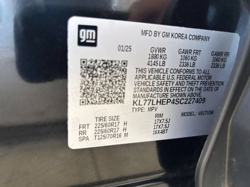 Used 2025 Chevrolet Trax LT FWD image 28