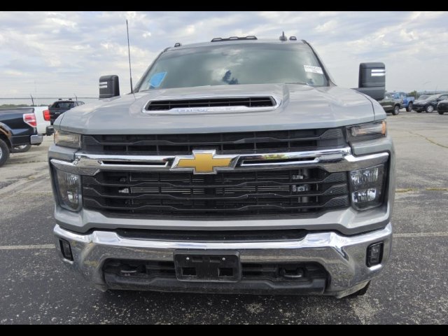 Used 2025 Chevrolet Silverado 3500 LT w/ Convenience Package AWD/4WD image 10