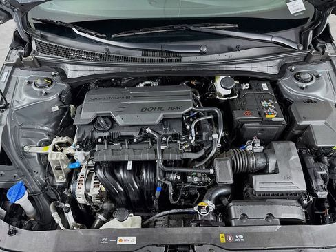 Certified 2025 Hyundai Elantra Sport image 29