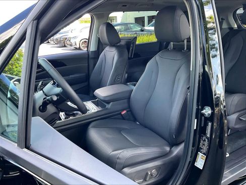 Used 2026 Kia Carnival SX Prestige FWD image 28