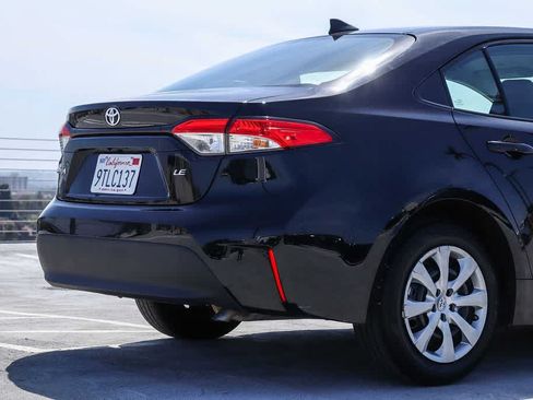 Used 2025 Toyota Corolla LE FWD image 9