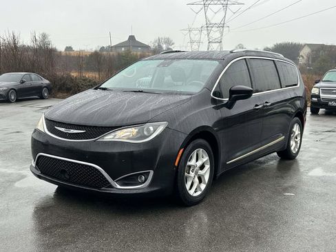 Used 2017 Chrysler Pacifica Touring-L Plus w/ Advanced Safetytec Group image 7