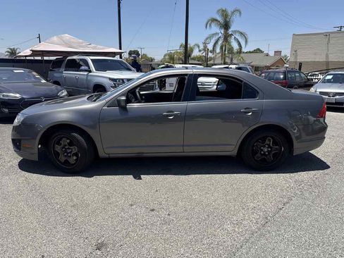 Used 2011 Ford Fusion SE FWD image 2