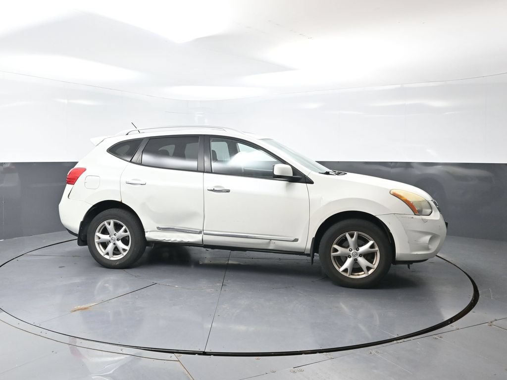 Used 2011 Nissan Rogue SV w/ Premium Pkg FWD image 2