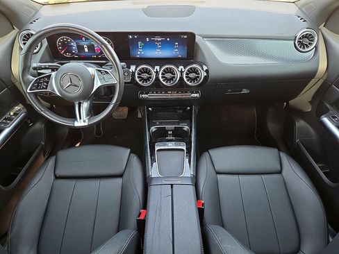 Used 2025 Mercedes-Benz GLA 250 4MATIC image 14