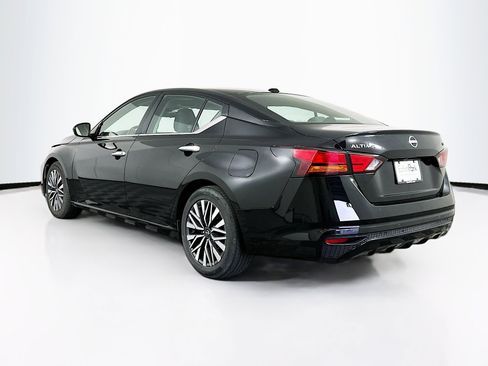 Used 2024 Nissan Altima 2.5 SV image 5