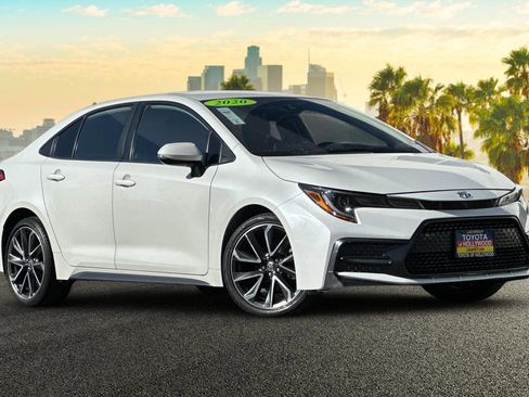 Used 2020 Toyota Corolla SE image 2