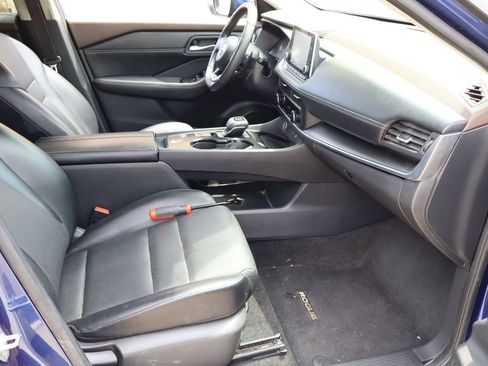 Used 2023 Nissan Rogue SV w/ SV Premium B Package FWD image 17