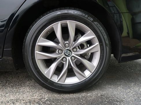 Used 2019 Toyota Avalon XLE image 54