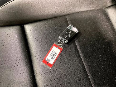 Used 2023 Volkswagen Atlas SEL image 32