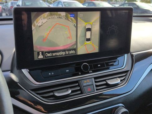 Used 2024 Nissan Altima 2.0 SR image 13