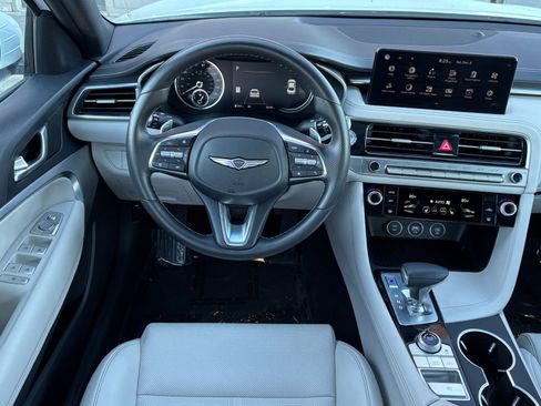 Used 2025 Genesis G70 2.5T image 35