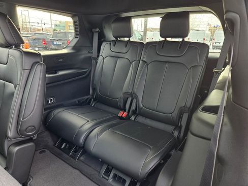 New 2026 Jeep Grand Cherokee L Limited w/ Luxury Tech Group II AWD/4WD image 29