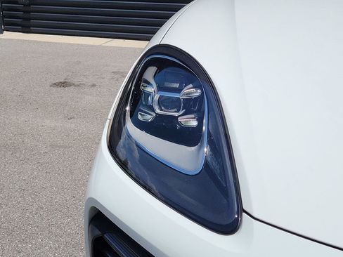 Certified 2020 Porsche Cayenne AWD/4WD image 13