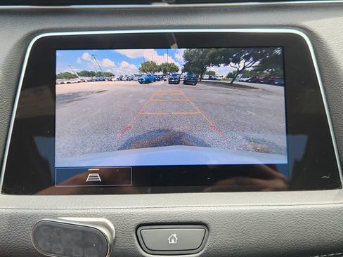 Used 2022 Cadillac XT4 Premium Luxury w/ Cold Weather Package FWD image 17