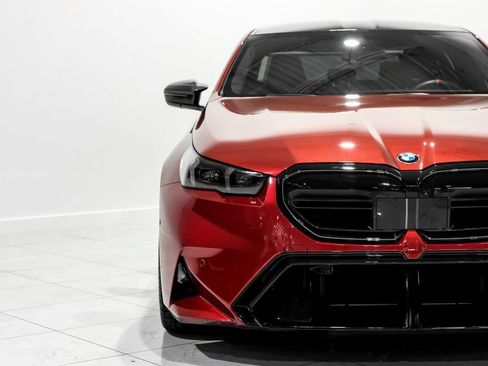 Used 2025 BMW M5 w/ Carbon Package image 42