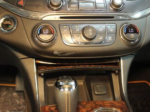 Used 2015 Chevrolet Impala LTZ FWD image 18