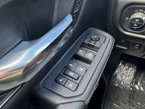 Used 2025 RAM 1500 Laramie AWD/4WD image 37