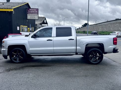 Used 2018 Chevrolet Silverado 1500 Custom w/ Trailering Package image 8