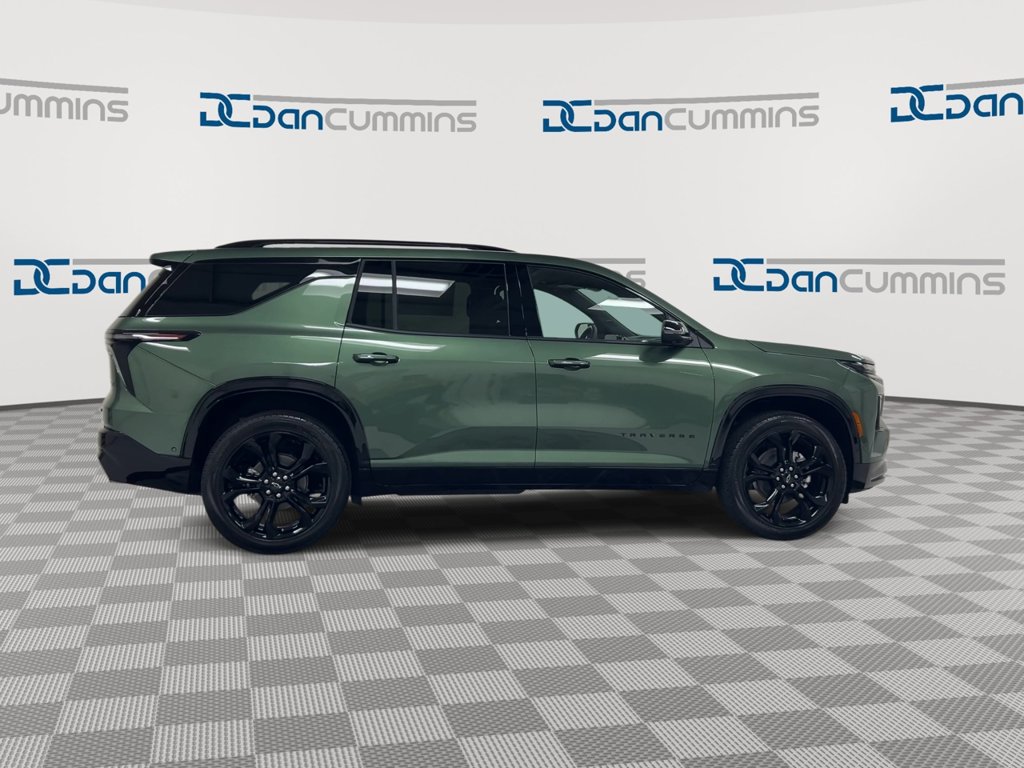 New 2027 Chevrolet Traverse RS w/ LPO, Floor Liner Package AWD/4WD image 9
