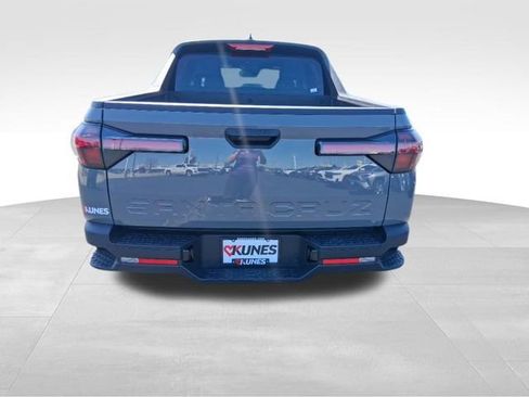 Used 2025 Hyundai Santa Cruz SEL FWD image 9