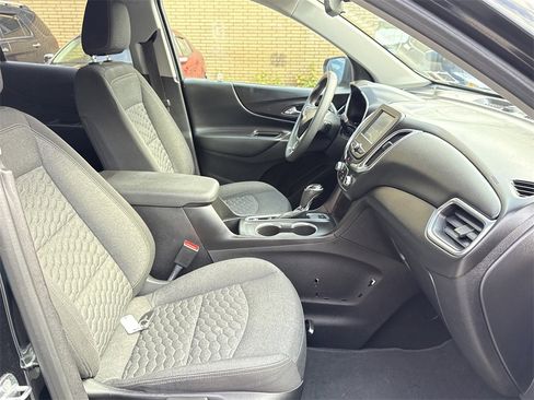 Used 2018 Chevrolet Equinox LT image 21