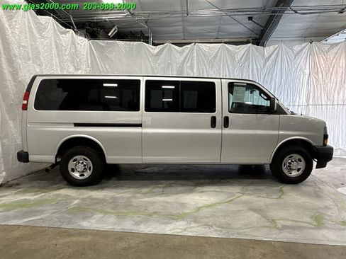 Used 2019 Chevrolet Express 3500 LS image 32